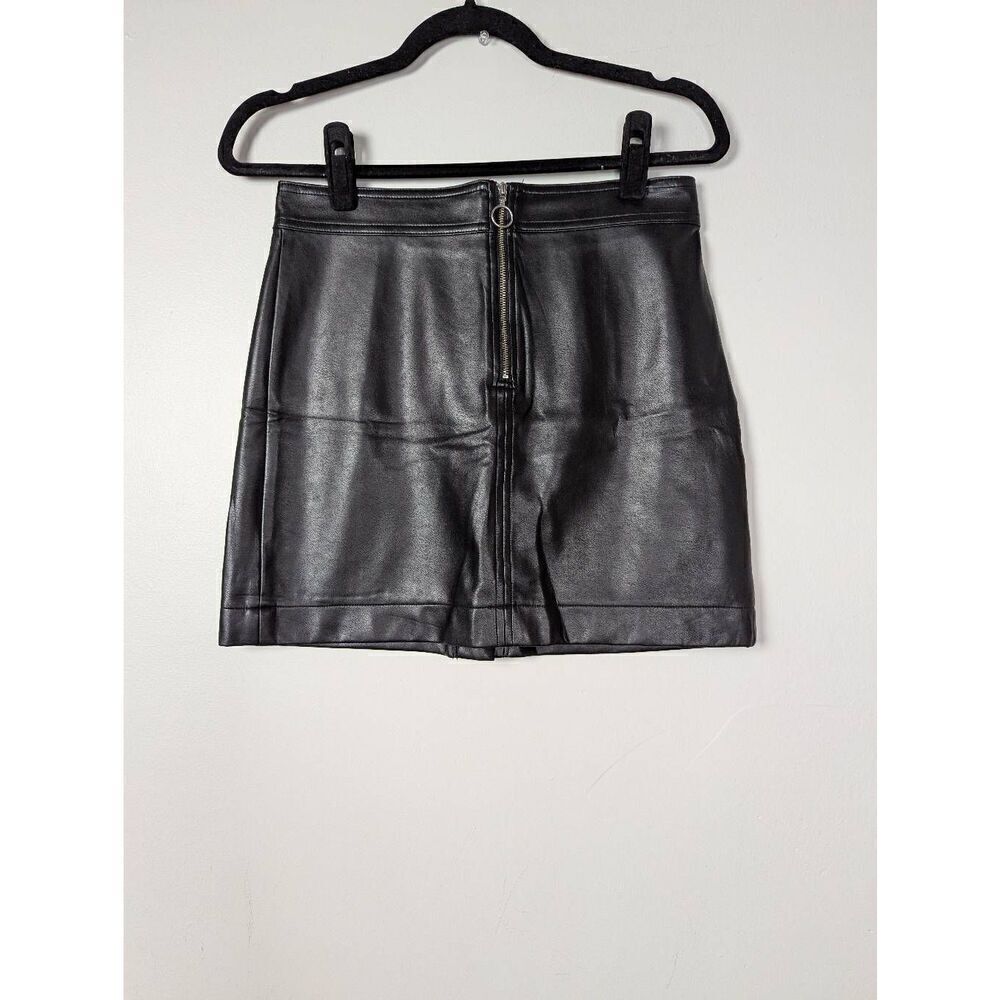 Aritzia Wilfred Free roxanne faux leather mini skirt size 6